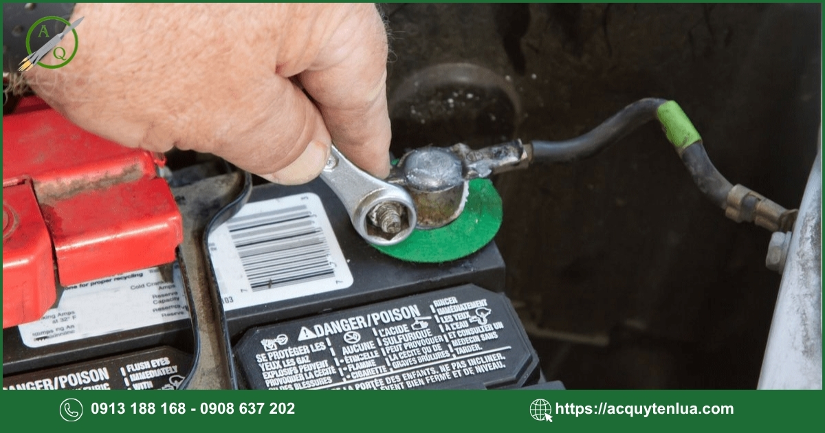 Các bước thực hiện thay ắc quy cho Nissan X-Trail