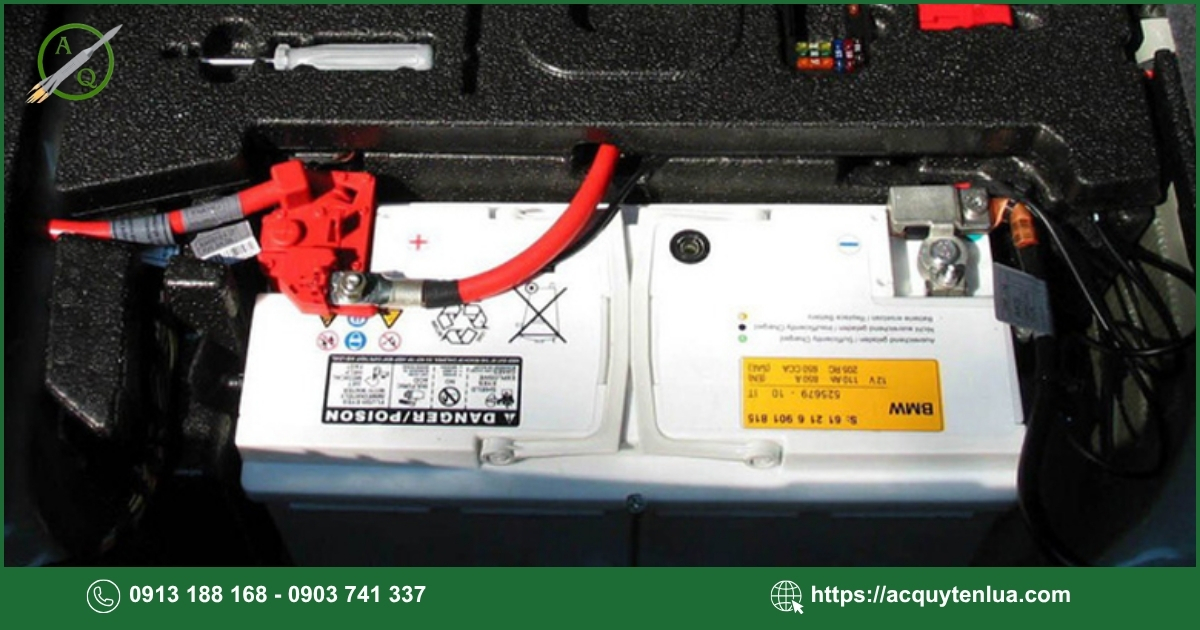 Các bước thực hiện thay bình ắc quy cho xe Nissan Teana tại Ắc Quy Tên Lửa