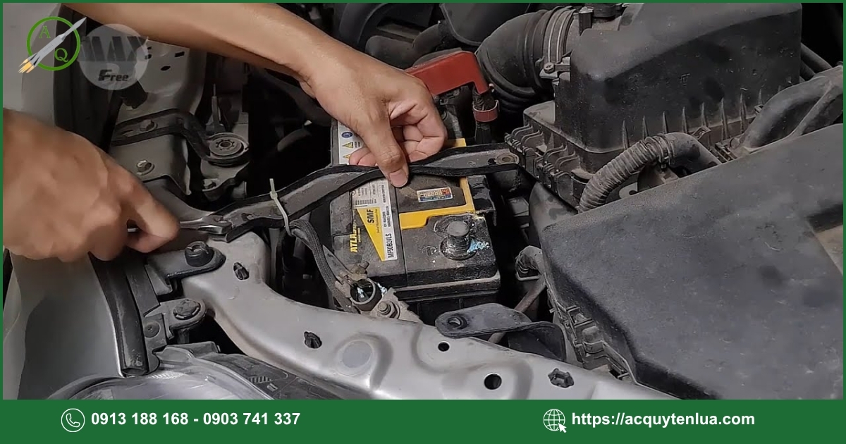 Các dấu hiệu cần thay ắc quy xe Toyota Hiace