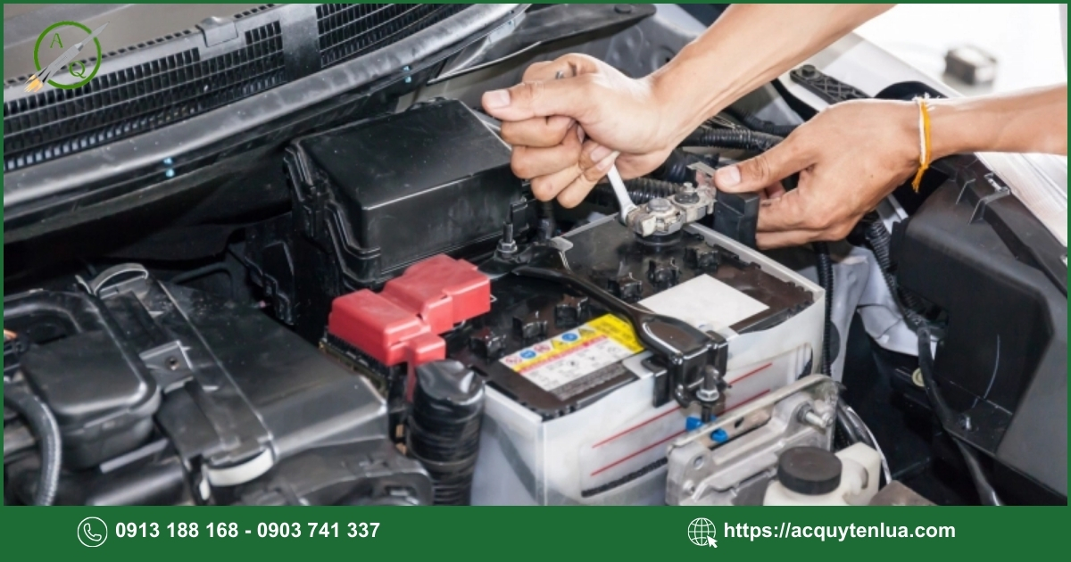 Hướng dẫn thay bình ắc quy đúng kỹ thuật cho xe Ford Transit