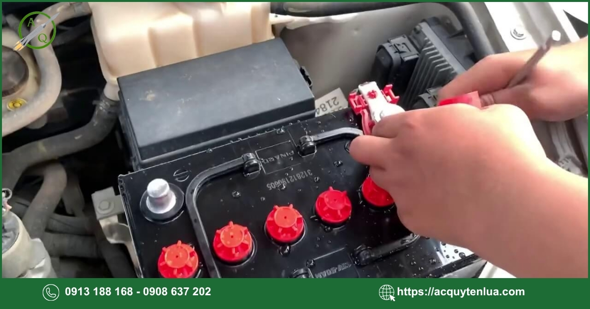 Khi nào cần thay bình ắc quy cho xe Ford Everest Wildtrak?