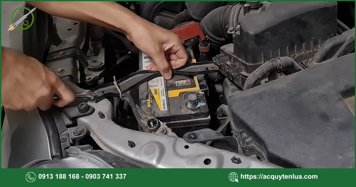 Quy trình thay bình ắc quy cho xe Ford S-Max