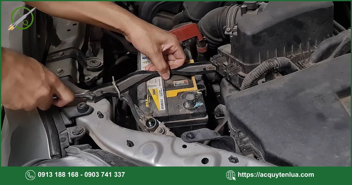 Quy trình thay bình ắc quy cho xe Mazda CX-50