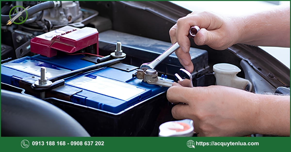 Quy trình thay bình ắc quy cho xe Nissan Maxima