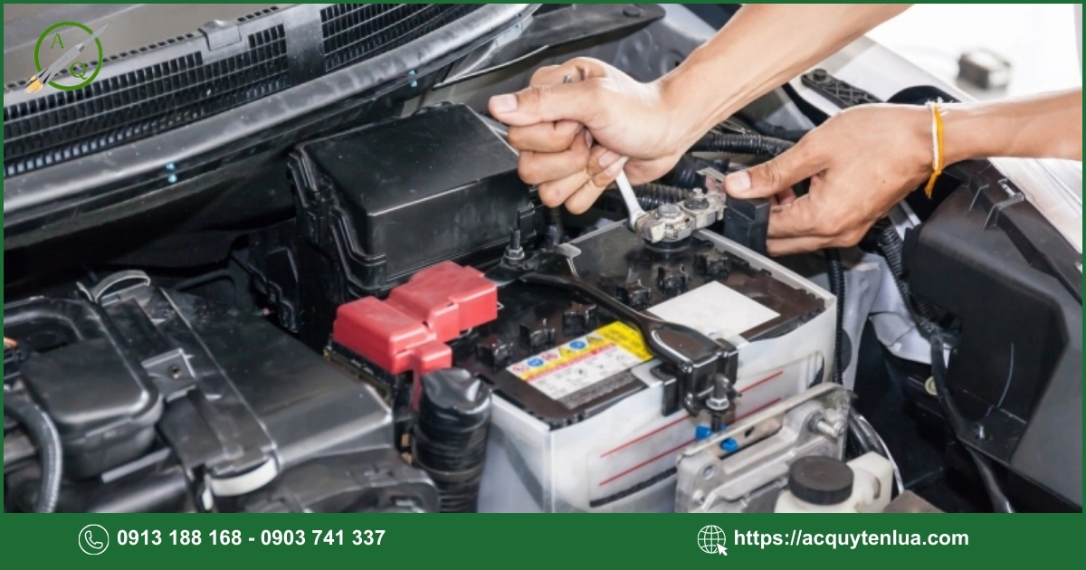 Quy trình thay bình ắc quy cho xe Toyota FJ Cruiser