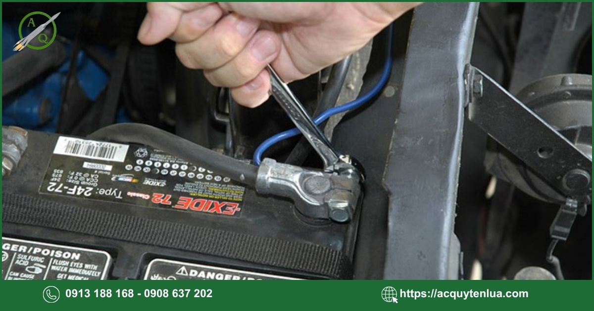 Quy trình thay bình ắc quy cho xe Toyota Prius Hybrid
